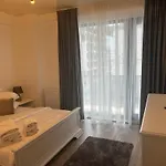 201 B1 Almar Luxury Residence-renting & Free Pool Apartment *