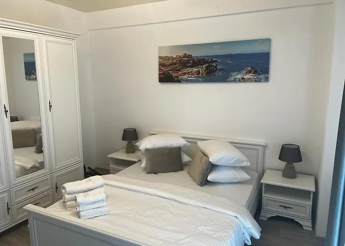 Lägenhet 201 B1 Almar Luxury Residence-renting & Free Pool